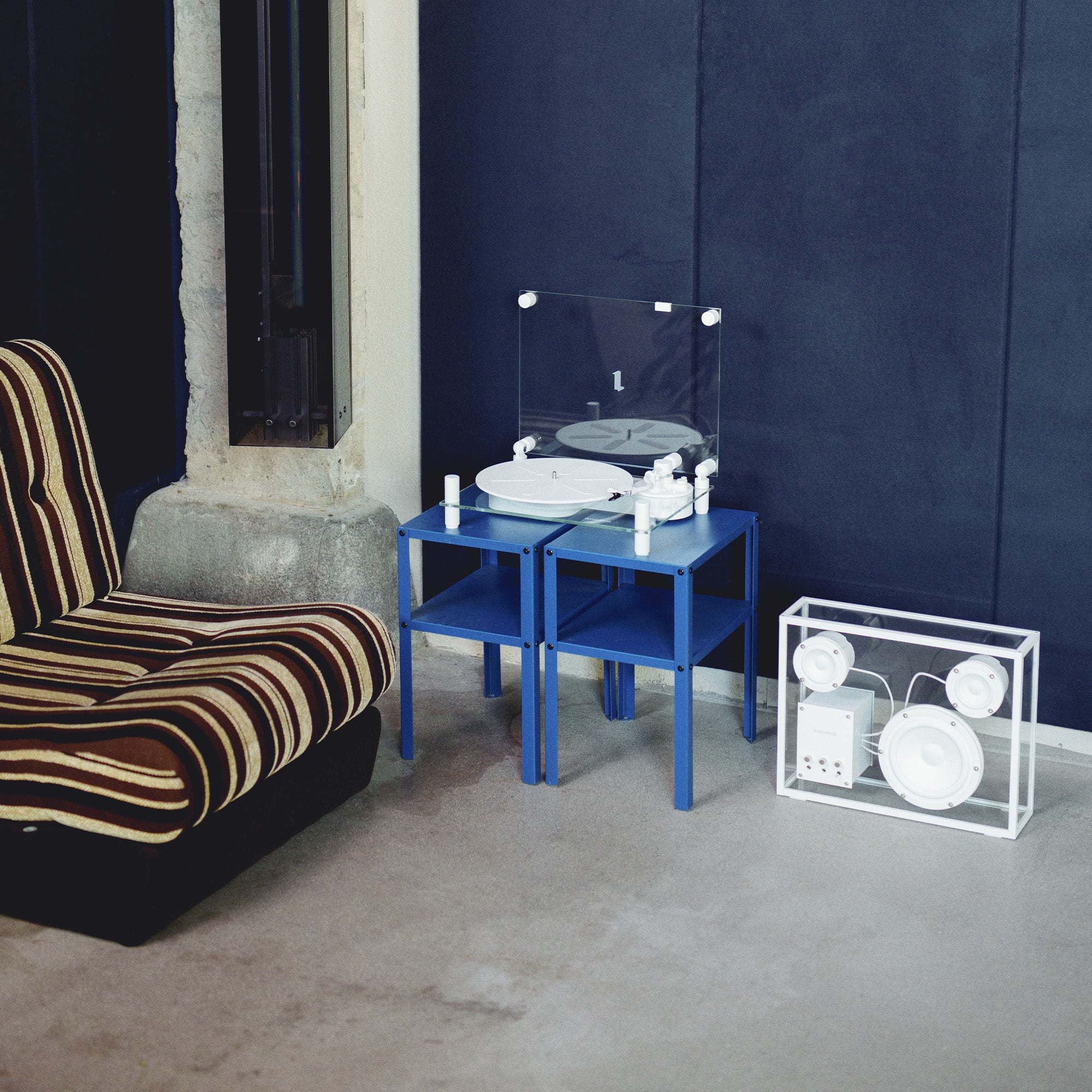 Transparent Turntable